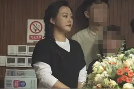 42岁郝蕾升职了！首次担任电影学院主任，瘦了之后气质太出众图片