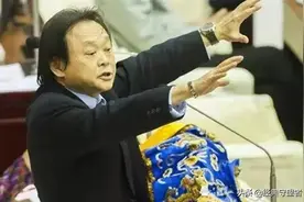 揭开台湾王世坚的从政史：绯闻、打赌、扶龙王、问世坚情为何物？图片
