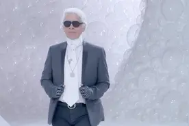 香奈儿“下血本”办秀，模特后背全是珍珠，老佛爷有这个实力了图片
