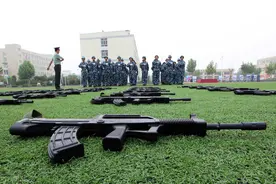 学生参军选择大一阶段还是毕业参军？身份不同待遇不同，谨慎选择图片