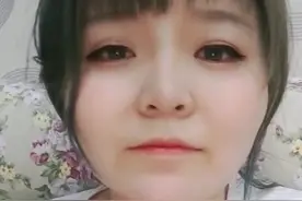 网红郭老师被家暴？秀恩爱秀崩了，被暴力掐脖打翻手机强制下播图片