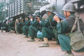 92年平远事件，出动三千名武警围剿毒贩，缴获武器可装备一个团图片