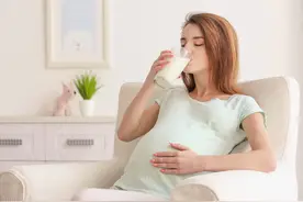 孕妇喝牛奶好处多，但这几类孕妇不建议喝，喝多了对身体造成伤害图片