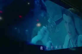 《冰糖炖雪梨》吴倩KTV鬼哭狼嚎，遇上邓伦的撕心裂肺，谁输了图片