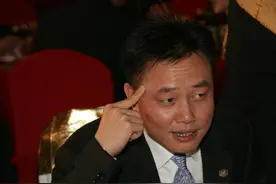 除了黄光裕外，还有一个中国首富也曾入狱，出狱后只剩下284套房图片