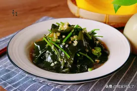 四月了，教你做一道低卡路里的凉拌菜，排毒养颜，成本不足3元钱图片