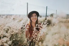 女人对你动心后，往往会用这些玩笑话来试探你图片