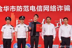 沈阳鸡架霸榜热搜，林更新在线解答著名作家的疑惑，12字馋爆全网图片