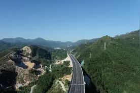 最美绿色高速公路——云茂高速公路建成通车图片