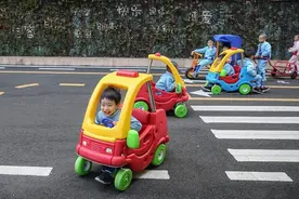 幼儿园下发“我家的车”调查表，宝妈“教科书式”回答火了，高明图片