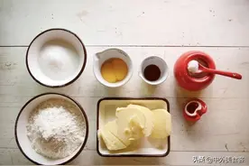 好吃又不贵的曲奇饼干制作方法来啦，松松软软特别好吃图片