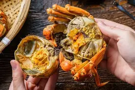 大闸蟹又肥啦！今年防伪标识有变化？母蟹比公蟹好？死蟹不能吃？一文说清楚→图片