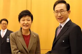 傀儡总统李明博：被财阀控制，逼死前任总统，文在寅上台进行清算图片