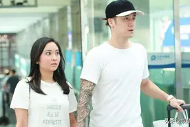 新恋情？蒋劲夫带金发美女酒吧蹦迪被偶遇，曾被两任女友指控家暴图片