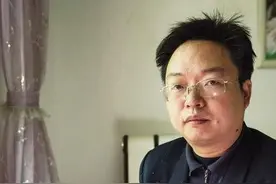 清华学霸辞职回家当保安，20年不敢参加同学聚会，网友：资源浪费图片