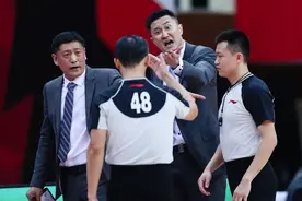杜锋上诉成功，CBA公司取消被驱逐出场判罚，裁判该如何罚？图片