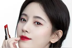 鞠婧祎的樱桃耳环，气质甜美五官精致美丽图片