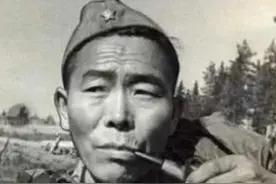 二战最强黄种人狙击手竟是40岁老汉，喜欢抽烟，4年杀368个鬼子图片