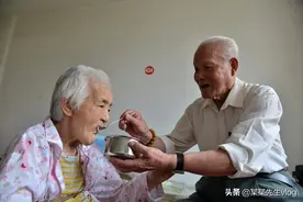 家里有老人的，别忘记去领这3项补贴，快看看你有没有领？图片