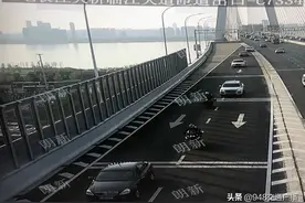 摩托车闯禁行为反弹   武汉加大违法查处力度图片
