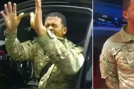 美国大兵被警察暴揍，高举双手求放过，赵立坚预言：这只是开始图片