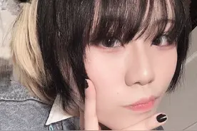窦唯二女儿挑染酷炫金发，把自己装进快递箱，叛逆个性不输窦靖童图片