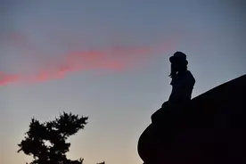 我的青春期黑暗不见底，五年校园欺凌，是他拯救了我图片