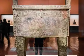 实拍中国顶级国宝系列，震惊中外的商王“后母戊鼎”，距今3000年图片