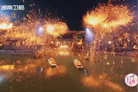非遗项目可以美到什么程度？看见中秋之夜的打铁花我震撼了图片