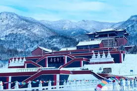 “东方雪源圣地”上的著名古寺：见者福寿康宁，得大自在图片