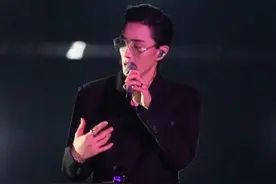 爆火的“斯文败类”风怎么回事？网友纷纷被迷倒：我就喜欢坏的图片