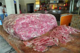 河南豪横的垛子羊肉，一车百十斤，用刀片着卖，用馍夹着吃图片