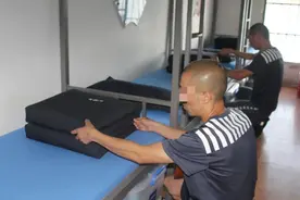 坐牢是种什么体验？带你看看监狱罪犯的日常生活图片