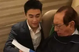 何猷君无故暗讽何超莲买学位，三房四房积怨太深，还是为争家产？图片