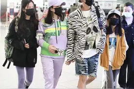 钟丽缇一家四口罕同框，二女儿身高超妈妈，几人穿着不似一个季节图片