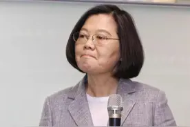 真怂了？解放军战机绕飞下，台当局彻底噤声了图片