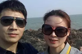 林生斌回应再婚生女后，遭朱小贞兄妹怒怼，巨额赔款去向不明图片