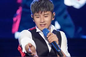 明星录综艺频繁受伤，杨颖手骨折、张艺兴晕倒，有3位再没站起来图片