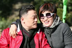 温州女富豪胡洁：两次失败婚姻，心灰意冷，后遇周立波，坠入爱河图片