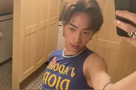 缺少父爱长弯了？太娘？伊能静19岁儿子拍照露内裤秀纹身惹争议图片