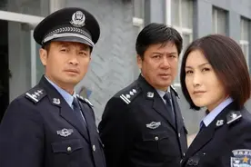 《三叉戟》警察的着装看什么叫神剧图片