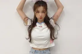 虞书欣，少女蝴蝶结，甜甜欣欣子图片