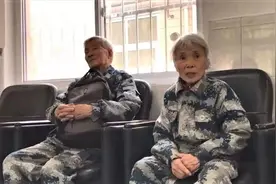 2018年，武汉一85岁老妇走进银行，说：我要捐1000万图片