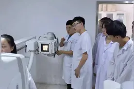 假如将教师、公务员、医生三种职业互换，会是怎样的一种局面？图片