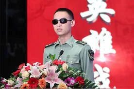 “排雷英雄”杜富国，和平年代成为一等功臣，享受什么待遇？图片