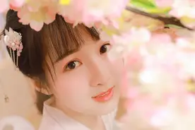 这篇诗词，教你花式夸别人笑得好看！图片