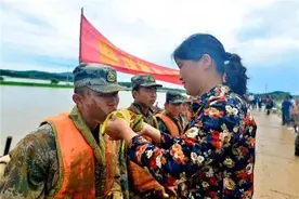 双胞胎选择同时参军，在部队的前途究竟如何？看完不再纠结图片