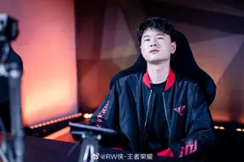 RW侠不敌eStar，花满楼为辣眼操作道歉，网友：KPL最菜射手图片
