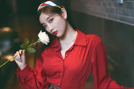 胶片写真，红衣牛仔裤拍出性感大片图片