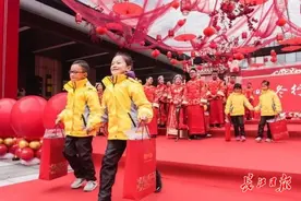 看！他们幸福的样子丨图集图片